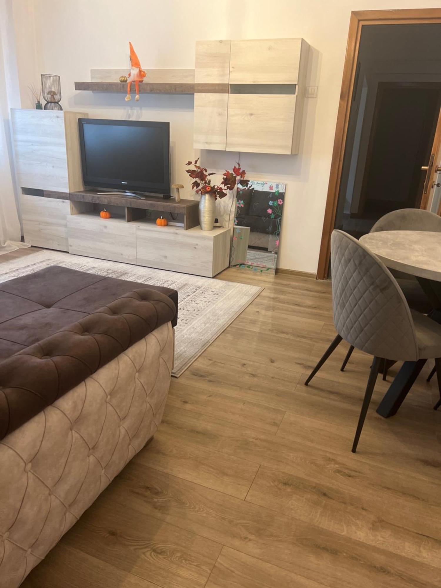 Trei Apartment *